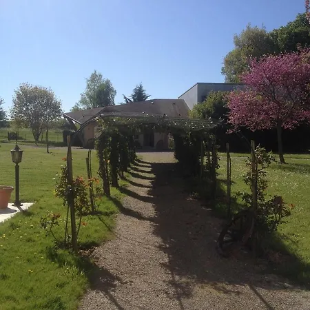 Chateau De La Tremblaye Hotel Le Puy-Saint-Bonnet
