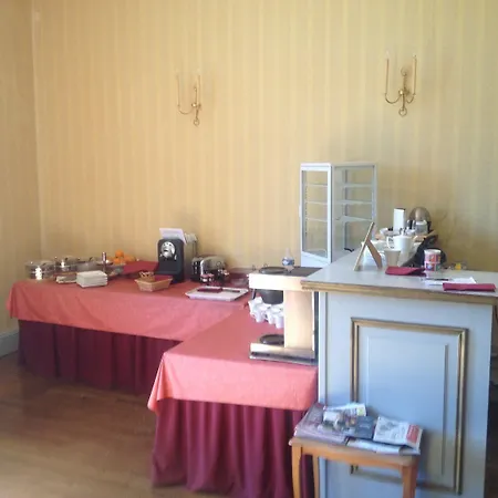 Chateau De La Tremblaye 3*