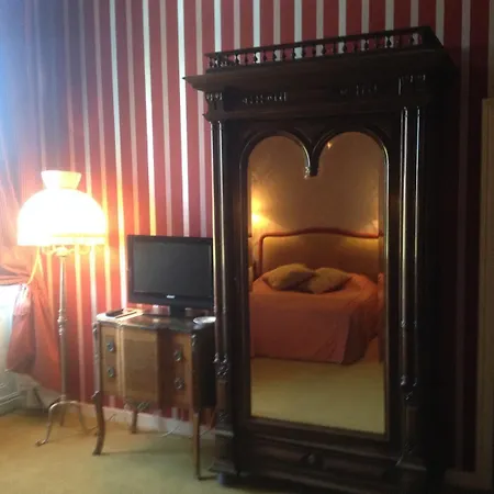 Chateau De La Tremblaye 호텔 르 퓌-생-보네
