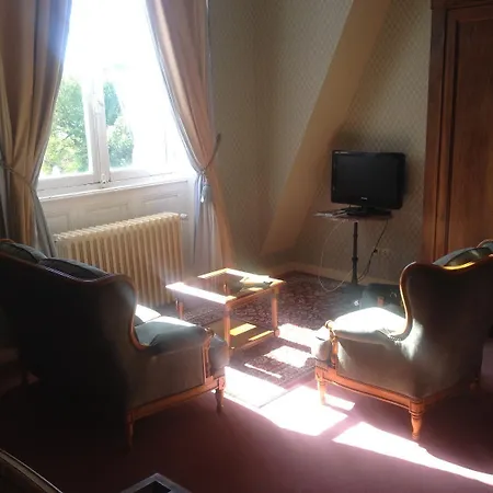 Chateau De La Tremblaye לה פוי-סן-בונה