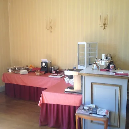 Hotel Chateau De La Tremblaye Le Puy-Saint-Bonnet