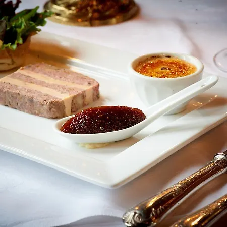 Hotel Chateau De La Tremblaye 3*