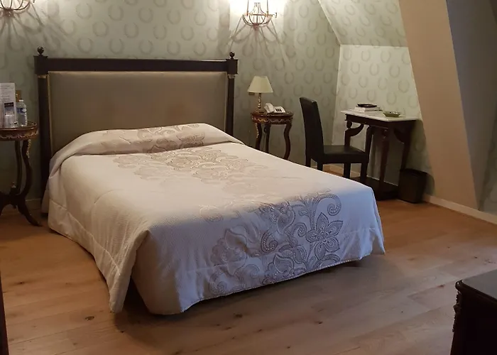 Chateau De La Tremblaye Szálloda